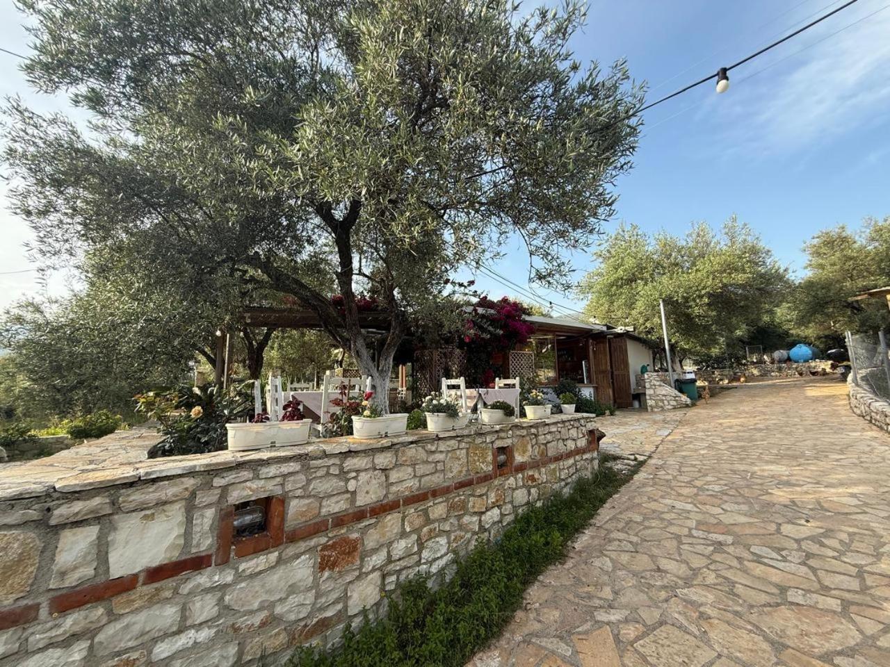 Hotel Stolis Himare Exterior photo