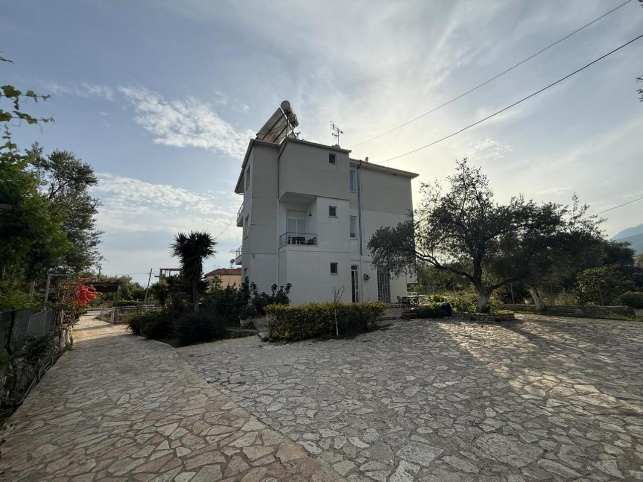 Hotel Stolis Himare Exterior photo